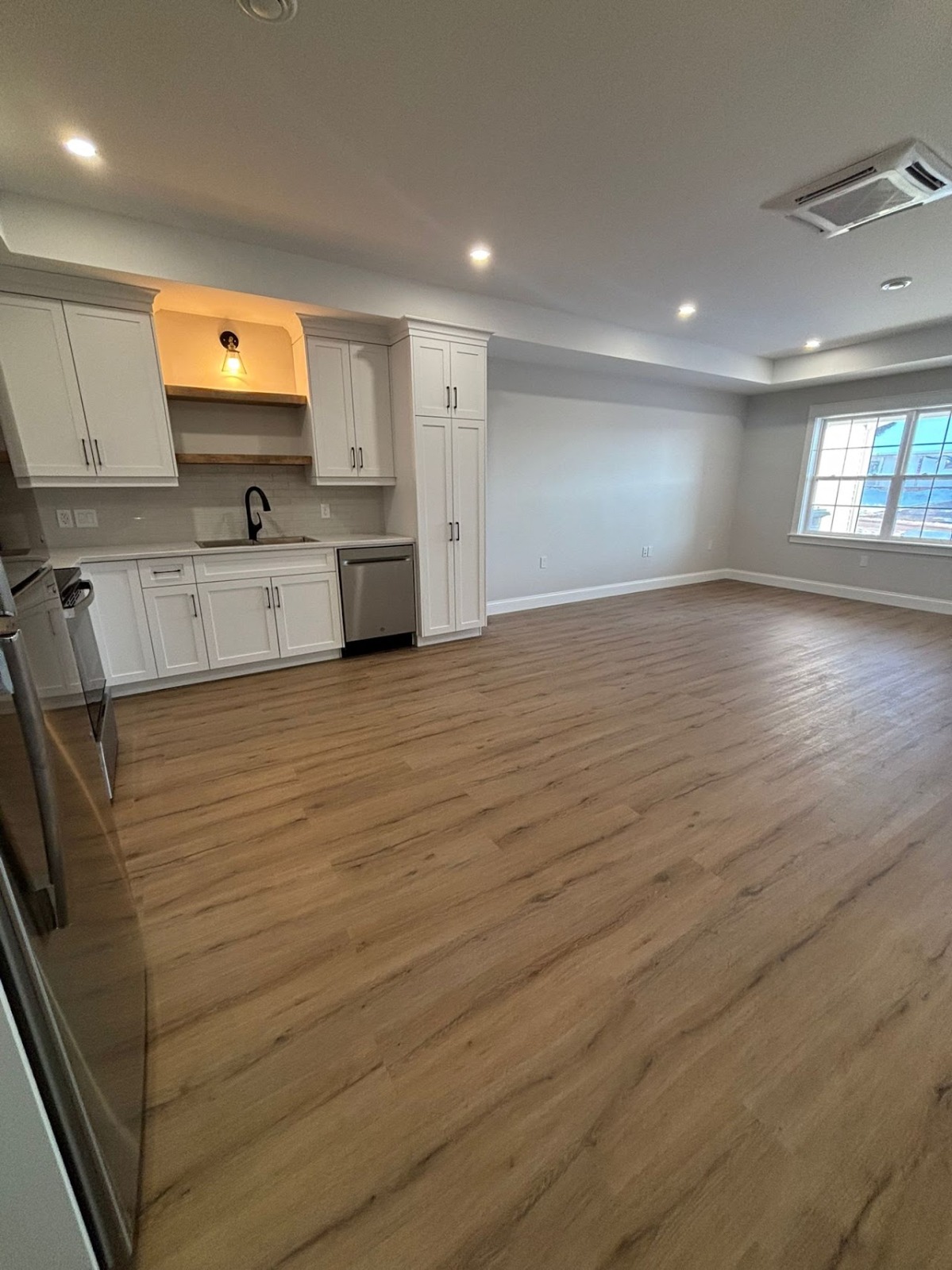 51 Autumn Ln, 1